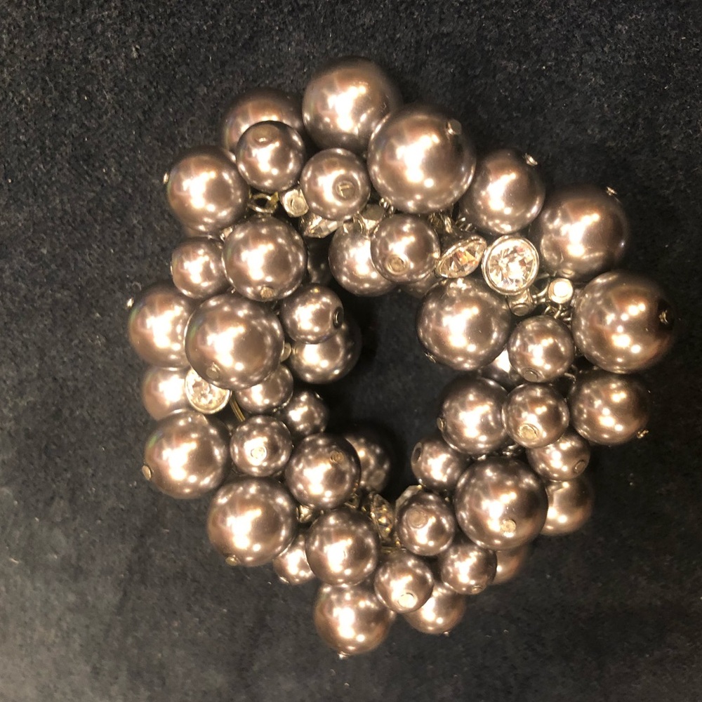Silver/Gray beaded cluster bracelet